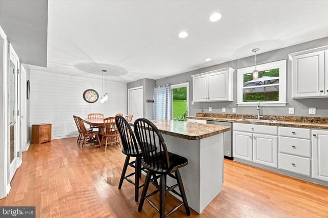 1126 YANKEE DR, Downingtown, PA 19335