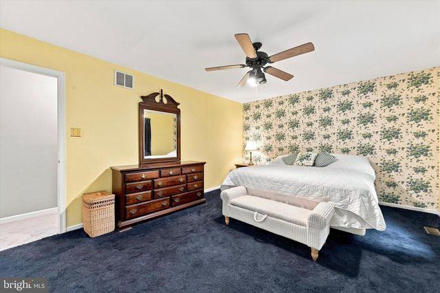 1126 YANKEE DR, Downingtown, PA 19335