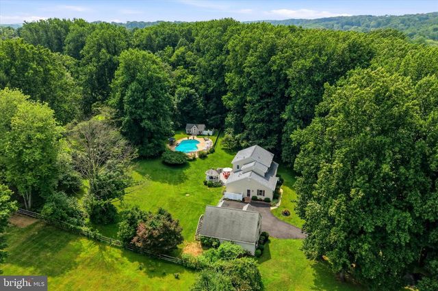 1126 YANKEE DR, Downingtown, PA 19335