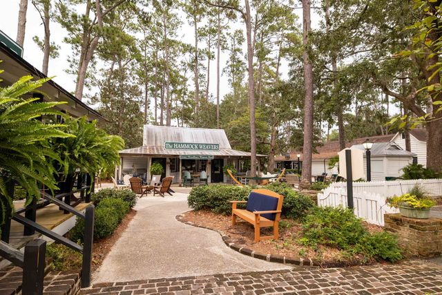 33 Condor Ct, Pawleys Island, SC 29585
