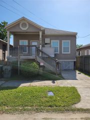 1218 42nd Street, Galveston, TX 77550