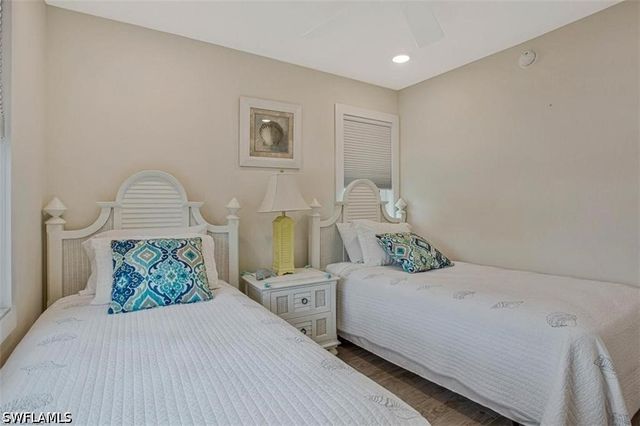 4298 27th CT SW 101, Naples, FL 34116