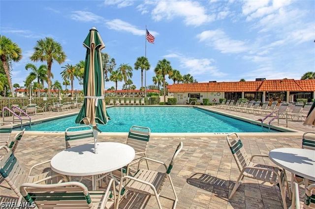 4298 27th CT SW 101, Naples, FL 34116