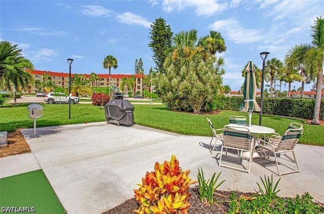 4298 27th CT SW 101, Naples, FL 34116