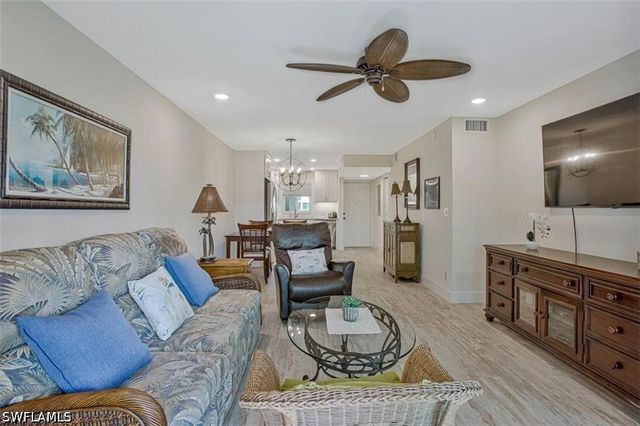 4298 27th CT SW 101, Naples, FL 34116