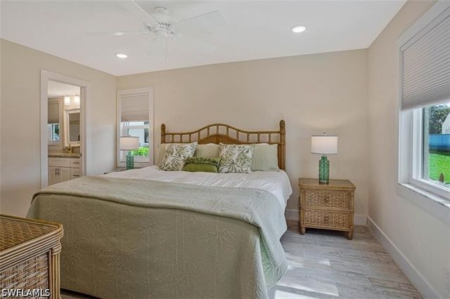 4298 27th CT SW 101, Naples, FL 34116