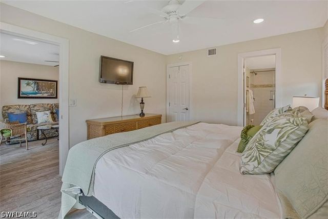 4298 27th CT SW 101, Naples, FL 34116