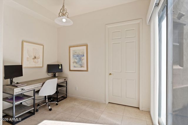 20802 N GRAYHAWK Drive 1018, Scottsdale, AZ 85255