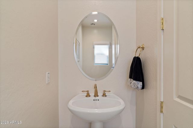 20802 N GRAYHAWK Drive 1018, Scottsdale, AZ 85255