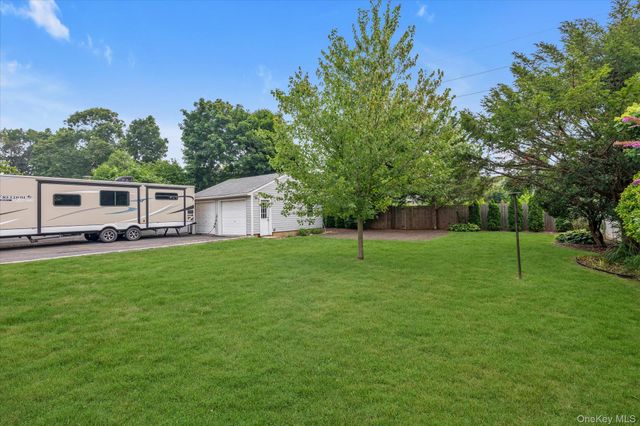 16 Verleye Avenue, East Northport, NY 11731