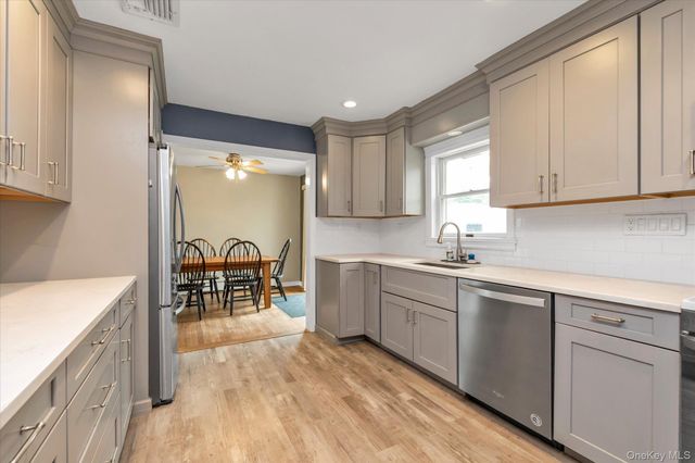 16 Verleye Avenue, East Northport, NY 11731