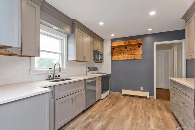 16 Verleye Avenue, East Northport, NY 11731