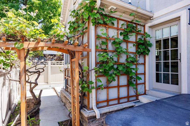 1085 MILITARY DR, Salt Lake City, UT 84105