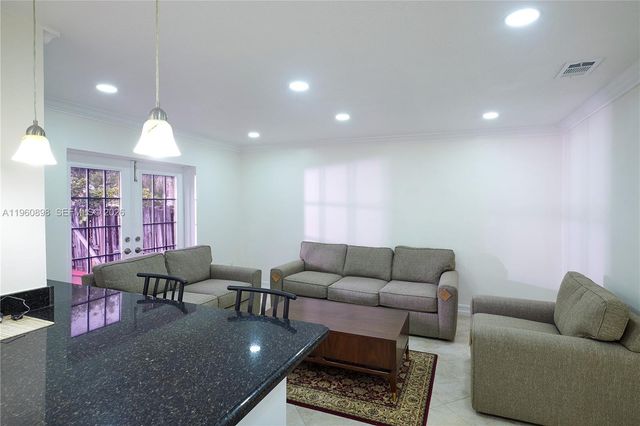 20030 NW 83rd Ct, Hialeah, FL 33015