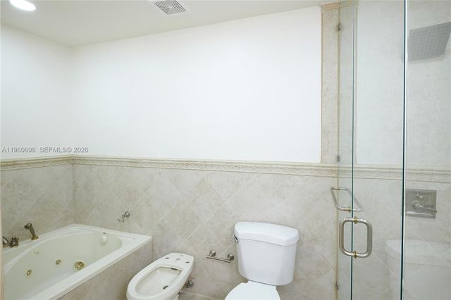 20030 NW 83rd Ct, Hialeah, FL 33015