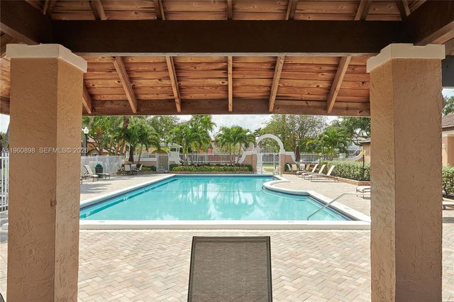 20030 NW 83rd Ct, Hialeah, FL 33015