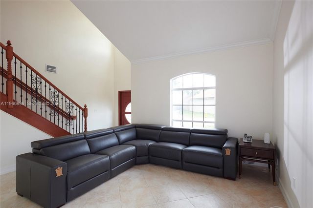 20030 NW 83rd Ct, Hialeah, FL 33015