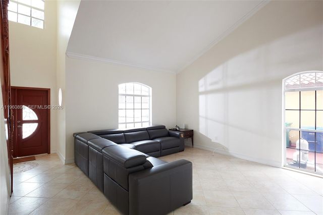 20030 NW 83rd Ct, Hialeah, FL 33015