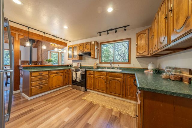 11520 Blackberry Pl, Nevada City, CA 95959