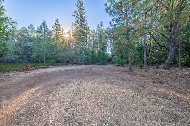 11520 Blackberry Pl, Nevada City, CA 95959