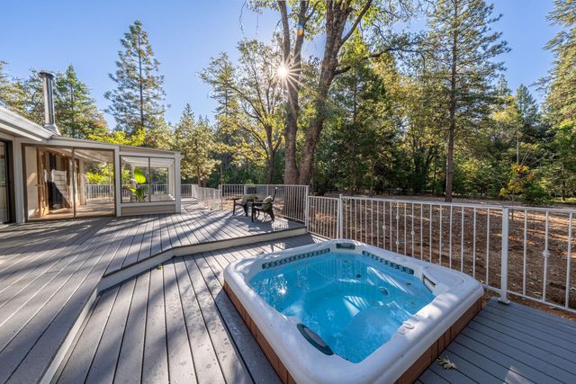 11520 Blackberry Pl, Nevada City, CA 95959