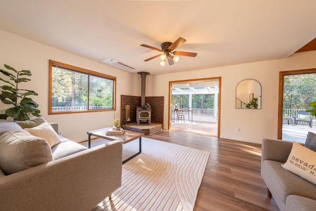 11520 Blackberry Pl, Nevada City, CA 95959
