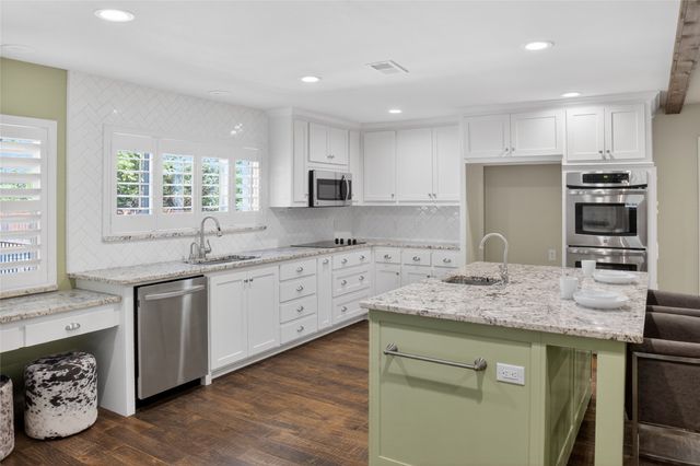 690 Orchid Hill Lane, Copper Canyon, TX 76226