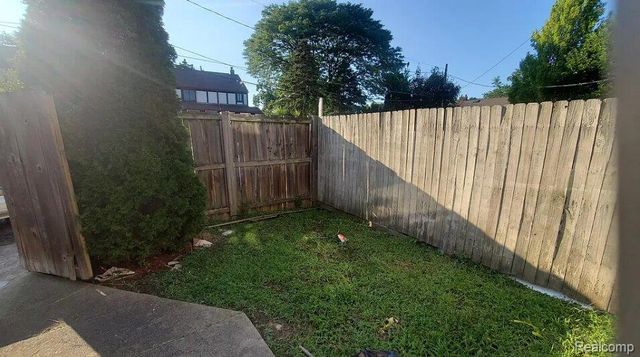 316 Sheffield Avenue, Flint, MI 48503