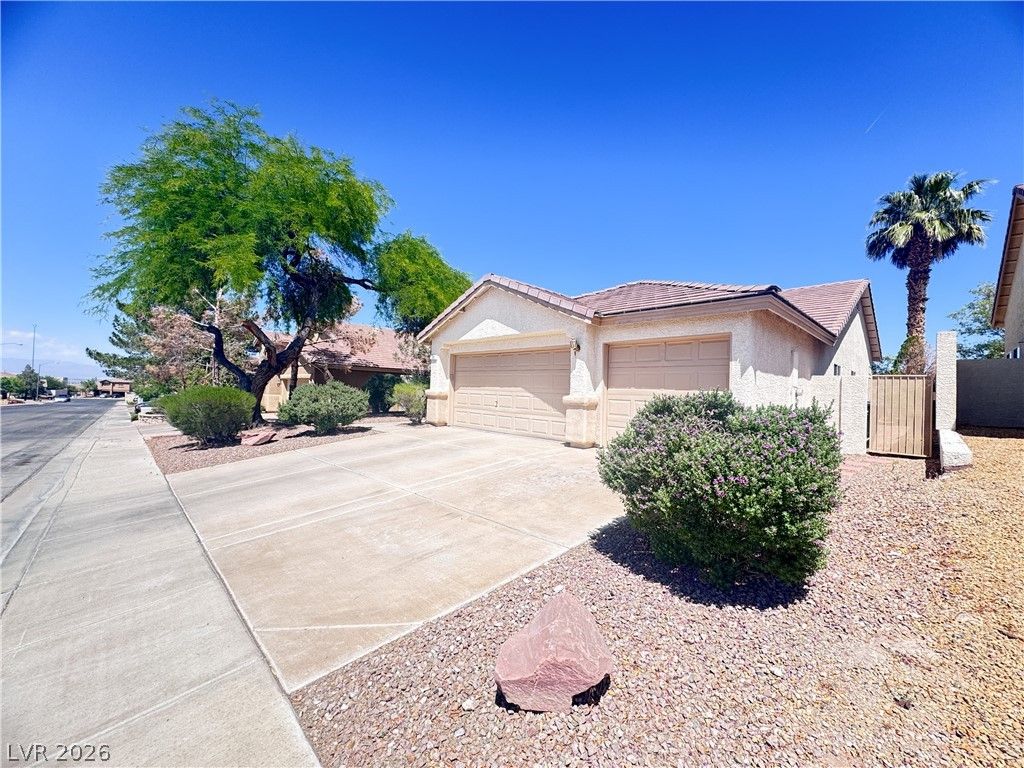 30 Hatten Bay Street, Henderson, NV 89012