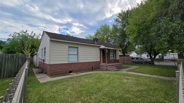 2111 3rd Street, Galena Park, TX 77547