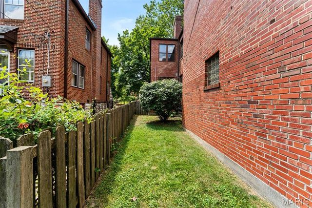 7247 Princeton Avenue, University City, MO 63130