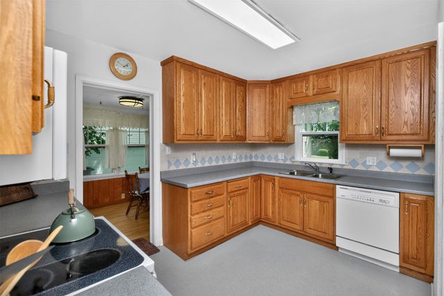 1211 46th Street, Des Moines, IA 50311