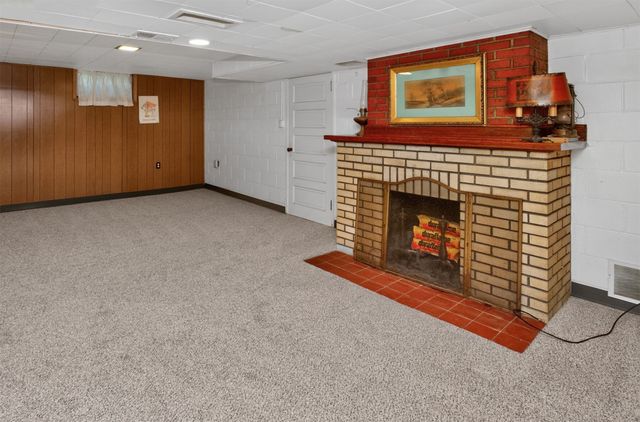 1211 46th Street, Des Moines, IA 50311