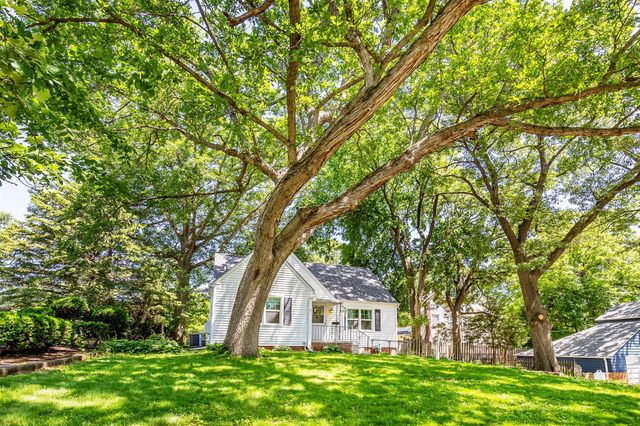 1211 46th Street, Des Moines, IA 50311
