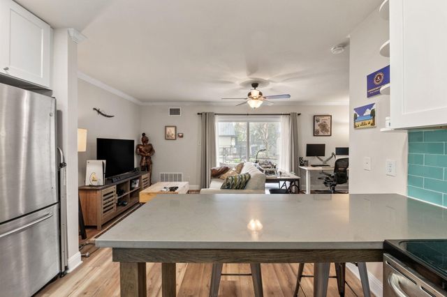 2500 Steck Ave 22, Austin, TX 78757