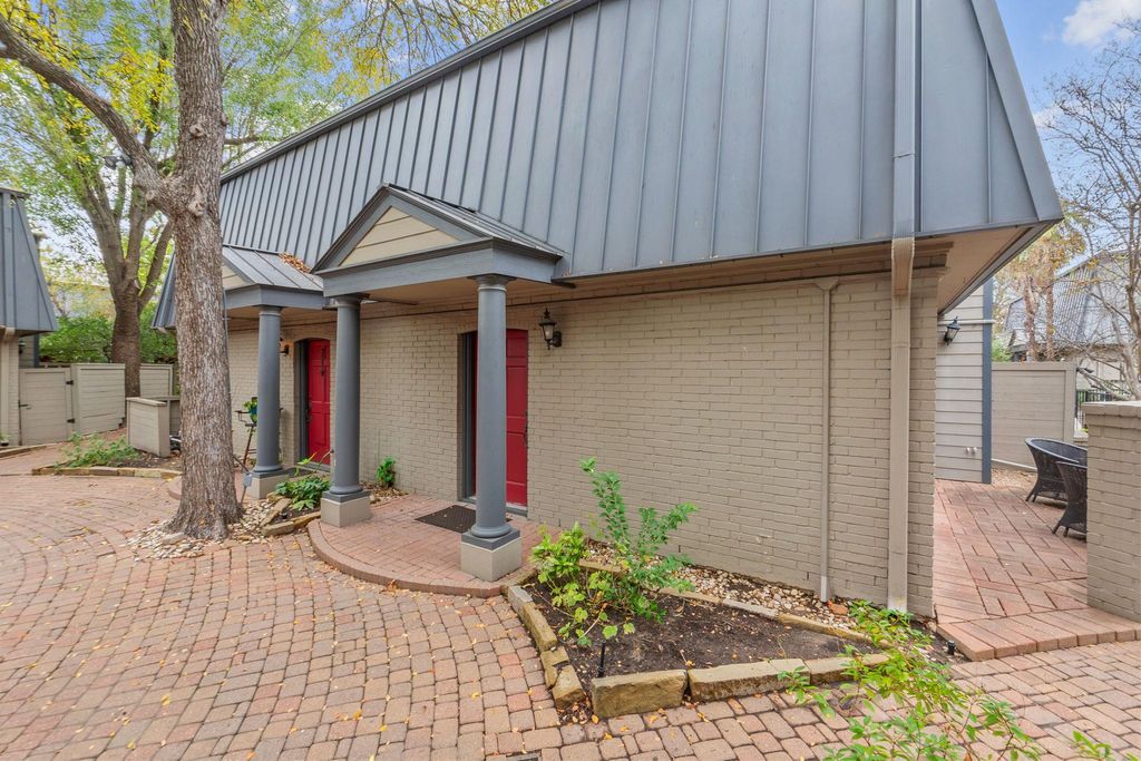 2500 Steck Ave 22, Austin, TX 78757