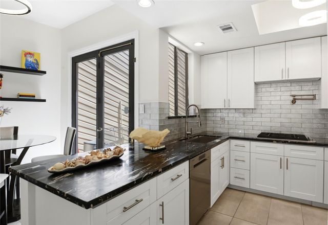 9407 Denbury Way, Houston, TX 77025