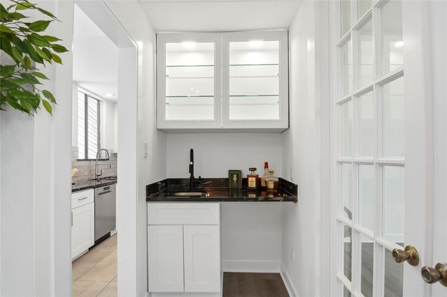 9407 Denbury Way, Houston, TX 77025
