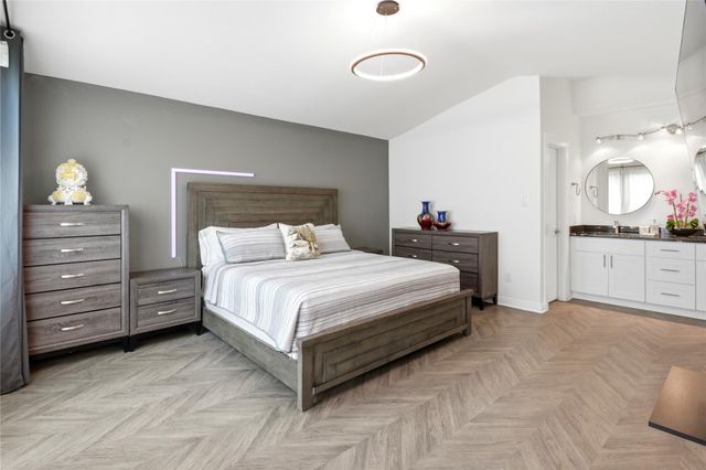 9407 Denbury Way, Houston, TX 77025