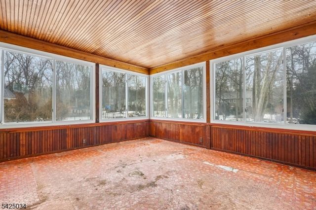 22 Springbrook Rd, Livingston Twp., NJ 07039