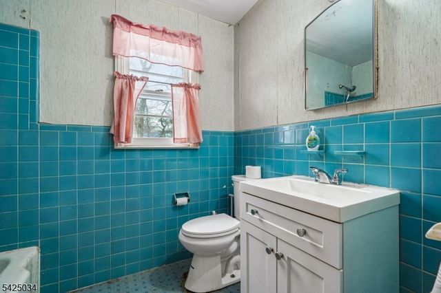 22 Springbrook Rd, Livingston Twp., NJ 07039