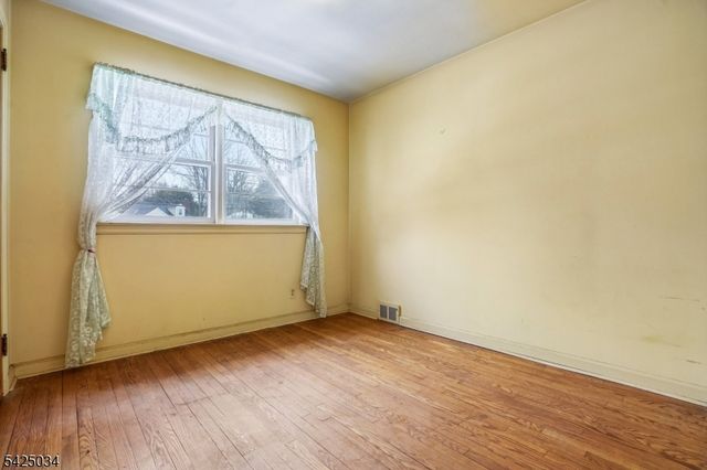 22 Springbrook Rd, Livingston Twp., NJ 07039