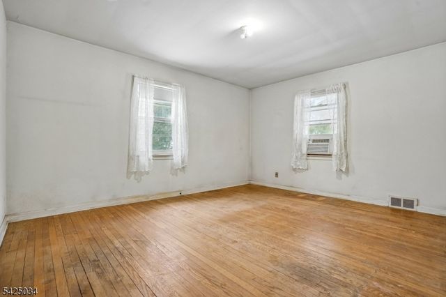 22 Springbrook Rd, Livingston Twp., NJ 07039
