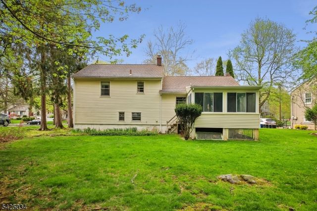 22 Springbrook Rd, Livingston Twp., NJ 07039