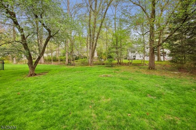 22 Springbrook Rd, Livingston Twp., NJ 07039
