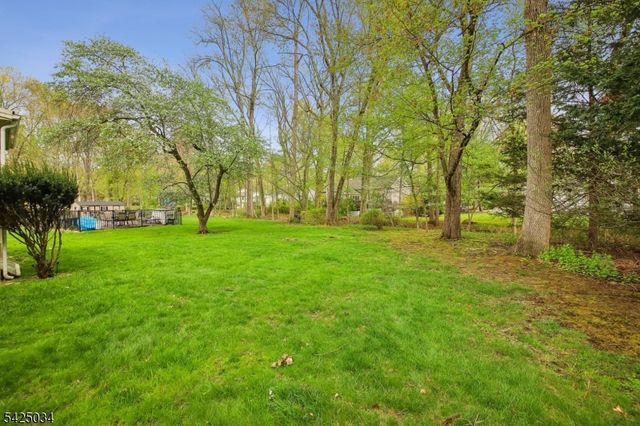 22 Springbrook Rd, Livingston Twp., NJ 07039