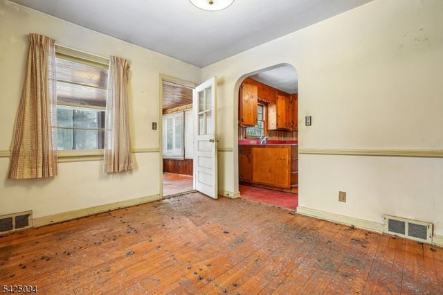 22 Springbrook Rd, Livingston Twp., NJ 07039