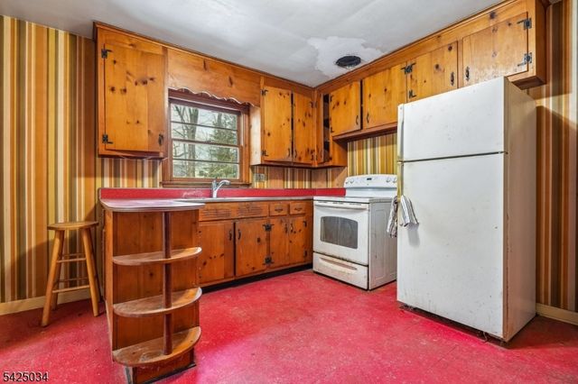 22 Springbrook Rd, Livingston Twp., NJ 07039