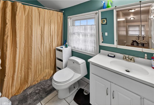 8 Arnold Avenue, Lincoln, RI 02865