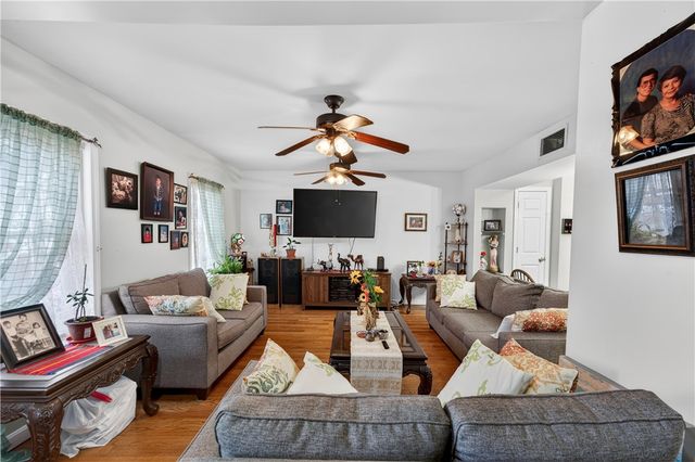 8 Arnold Avenue, Lincoln, RI 02865